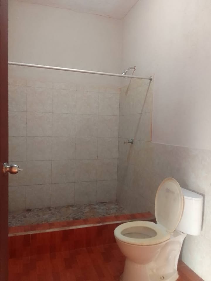 bathroom in apartment for rent in guatemala